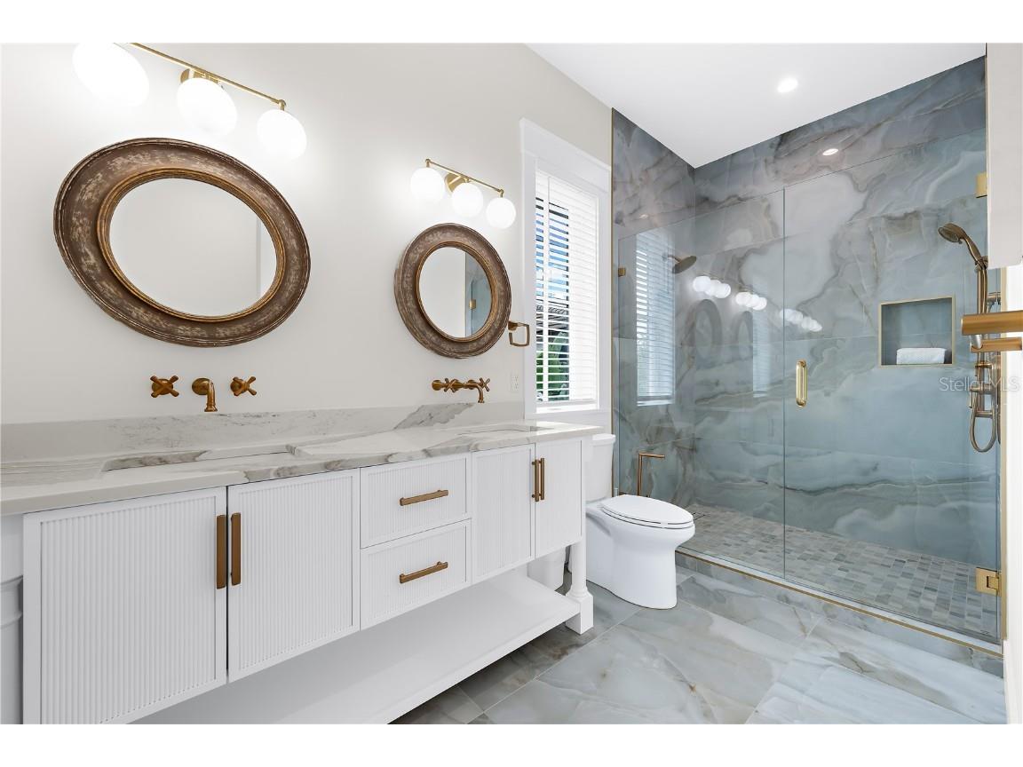 551 S Washington Drive Sarasota FL 34236 A4668634 image48