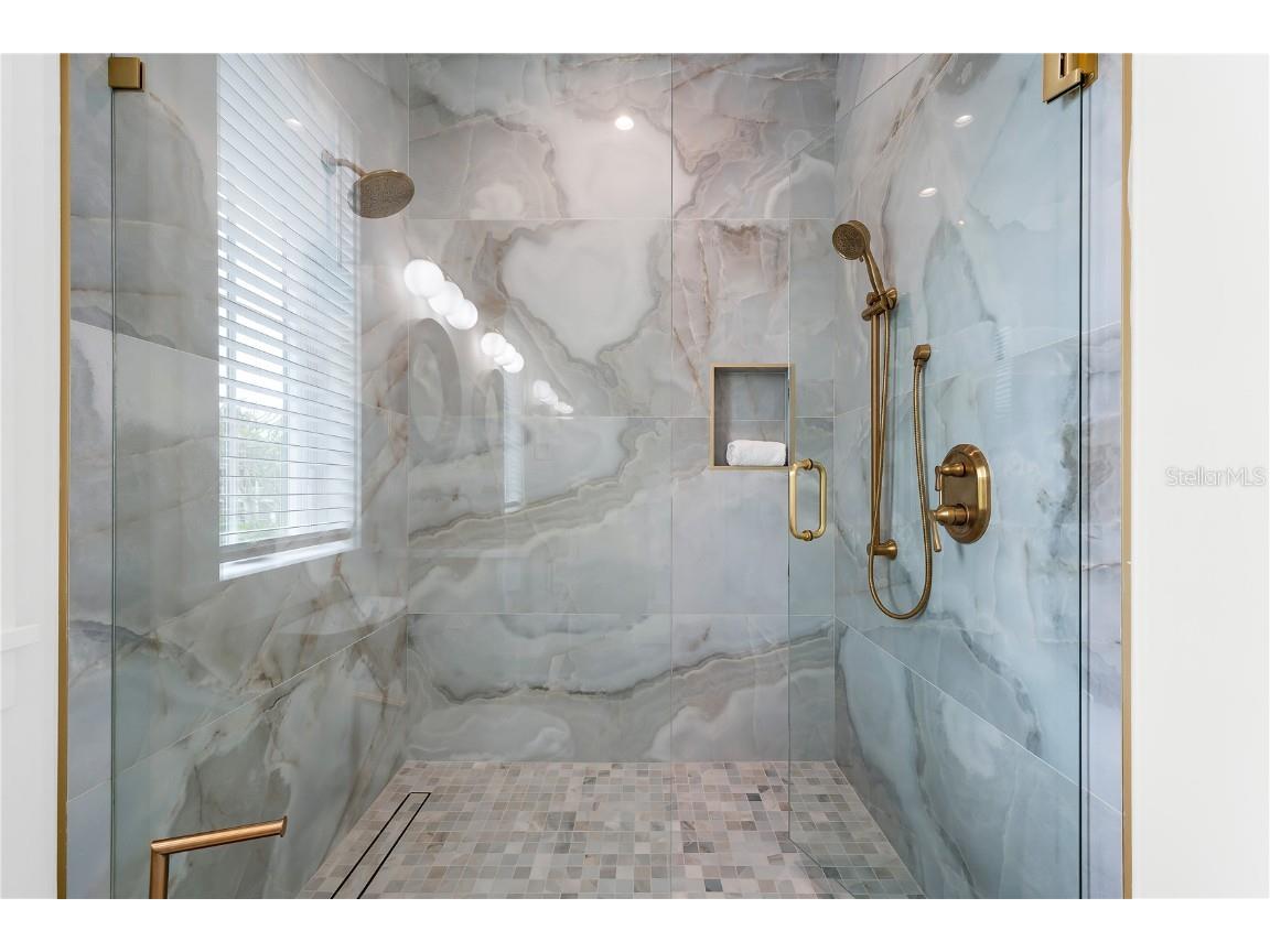 551 S Washington Drive Sarasota FL 34236 A4668634 image49