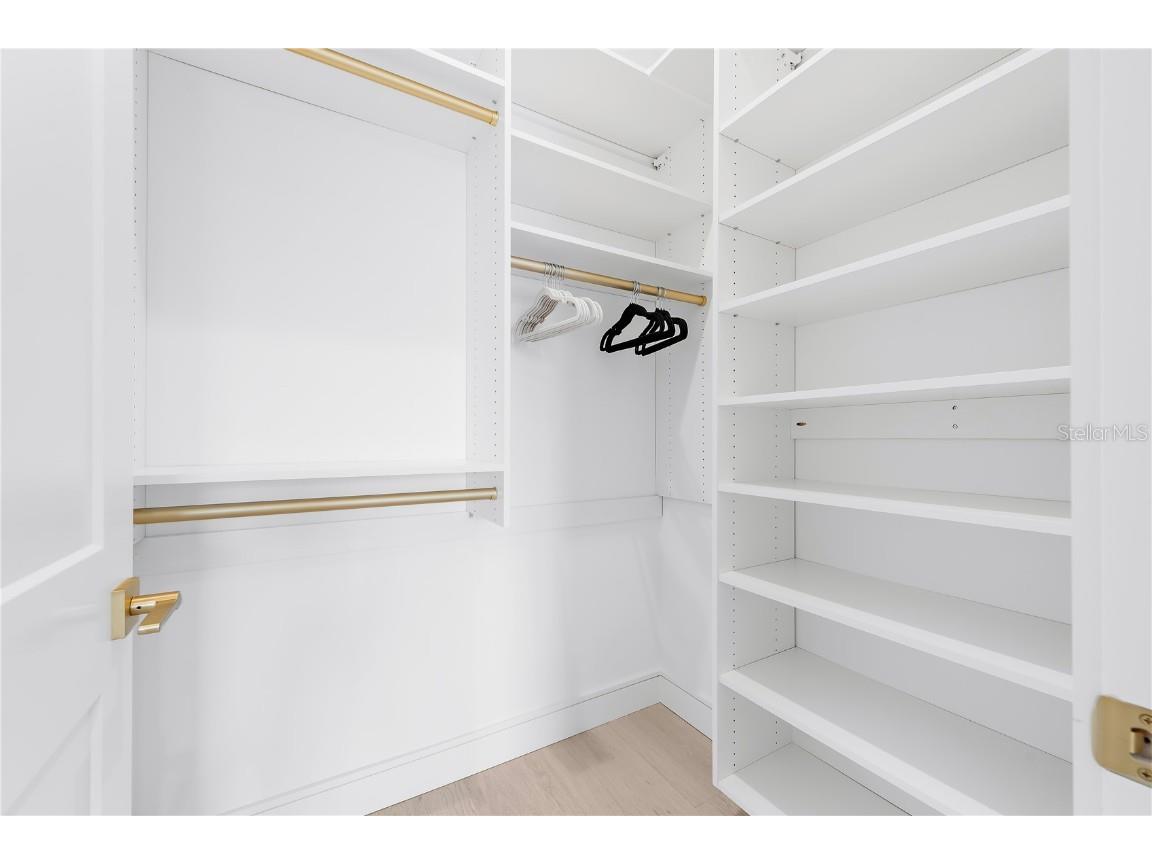 551 S Washington Drive Sarasota FL 34236 A4668634 image50