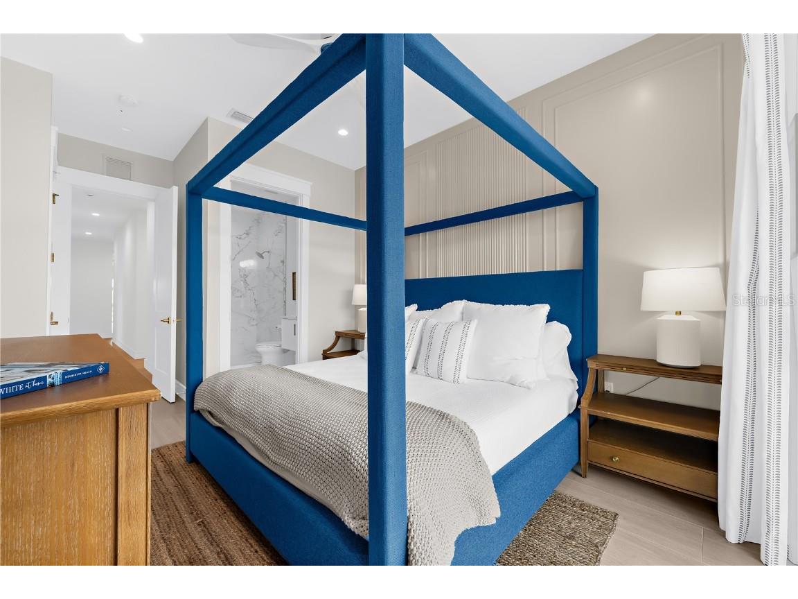 551 S Washington Drive Sarasota FL 34236 A4668634 image52