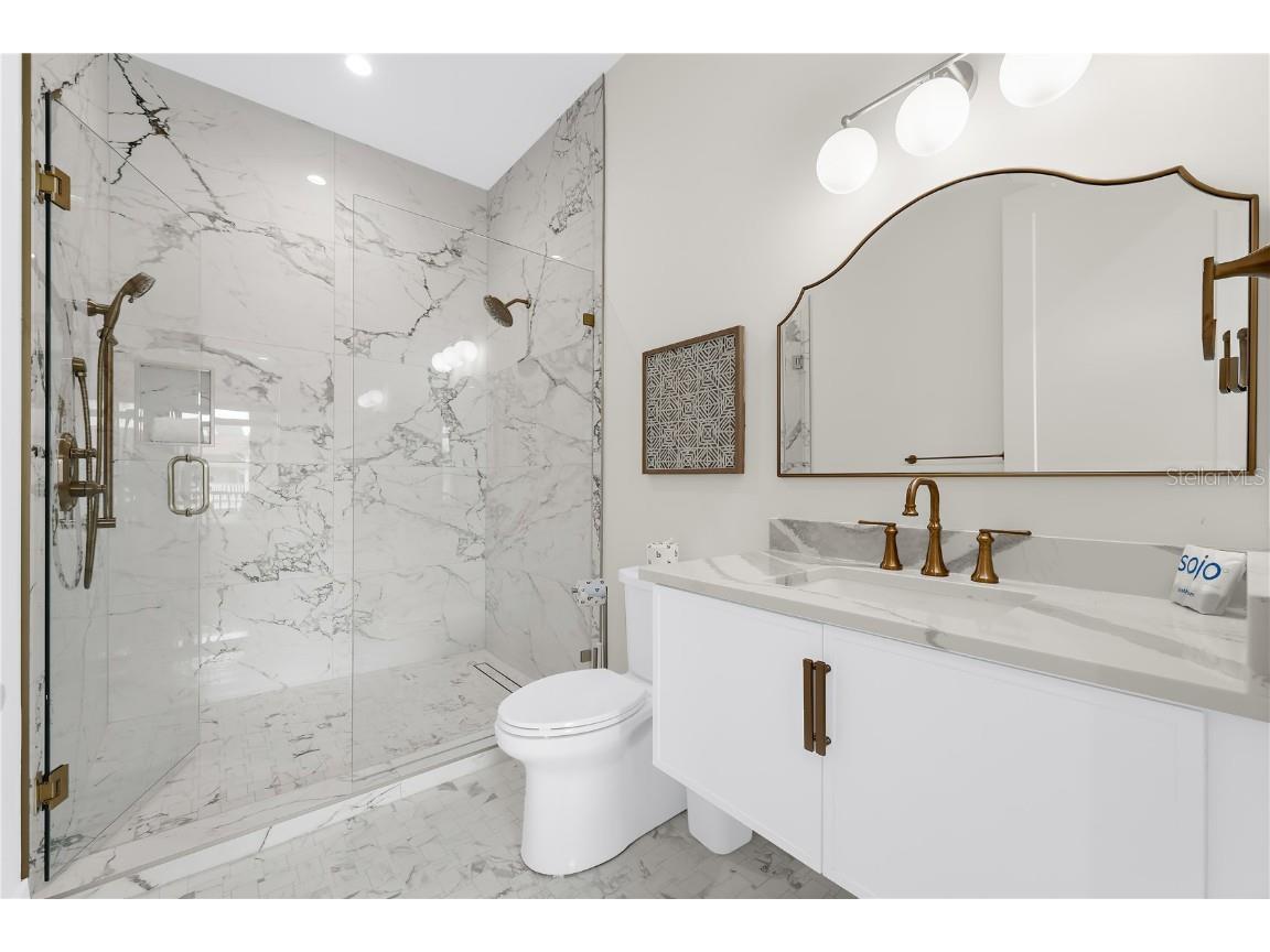 551 S Washington Drive Sarasota FL 34236 A4668634 image53