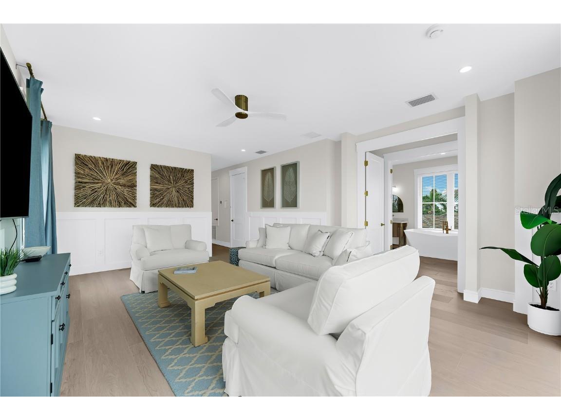 551 S Washington Drive Sarasota FL 34236 A4668634 image60