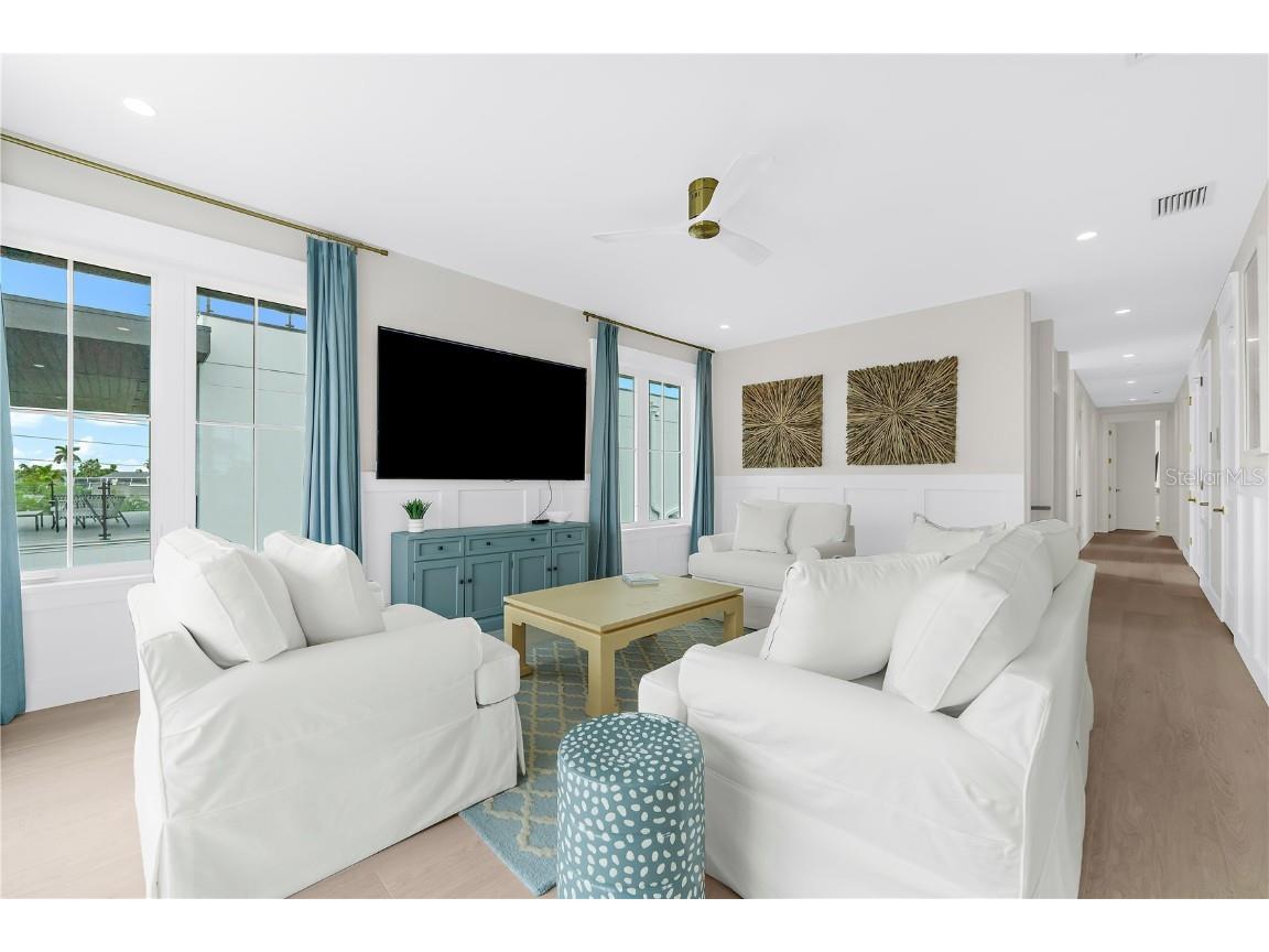 551 S Washington Drive Sarasota FL 34236 A4668634 image61