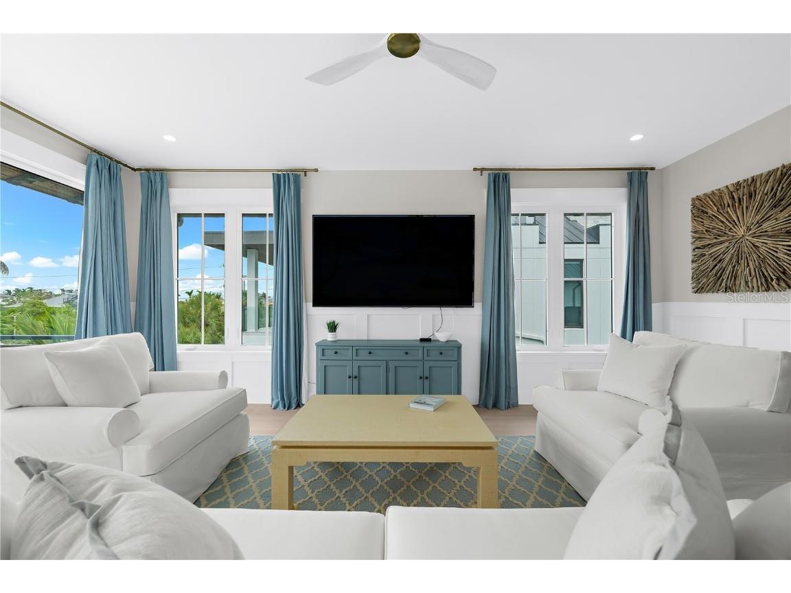 551 S Washington Drive Sarasota FL 34236 A4668634 image63