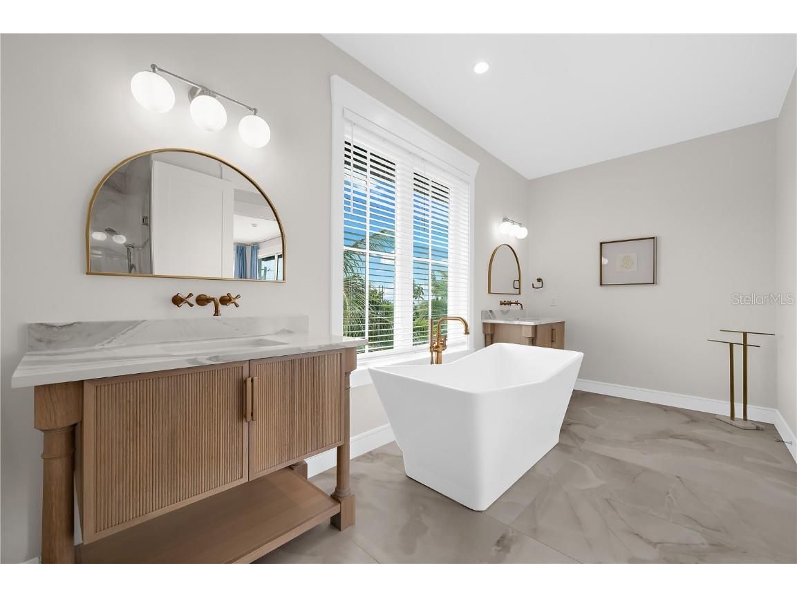 551 S Washington Drive Sarasota FL 34236 A4668634 image66