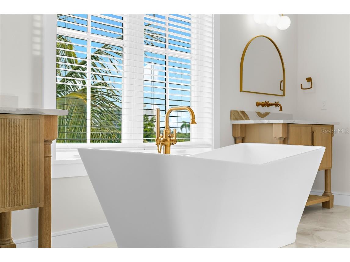 551 S Washington Drive Sarasota FL 34236 A4668634 image72