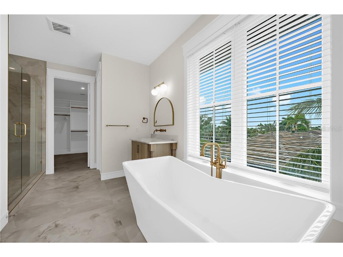 551 S Washington Drive Sarasota FL 34236 A4668634 image73