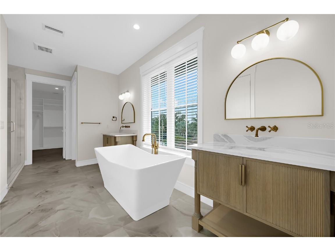 551 S Washington Drive Sarasota FL 34236 A4668634 image74