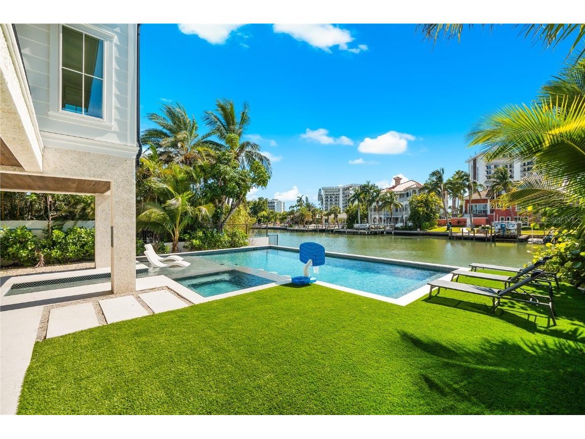 551 S Washington Drive Sarasota FL 34236 A4668634 image84