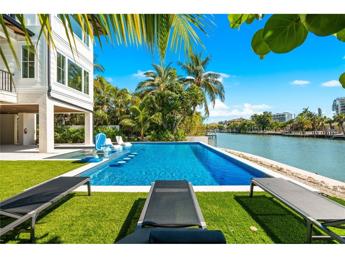 551 S Washington Drive Sarasota FL 34236 A4668634 image85