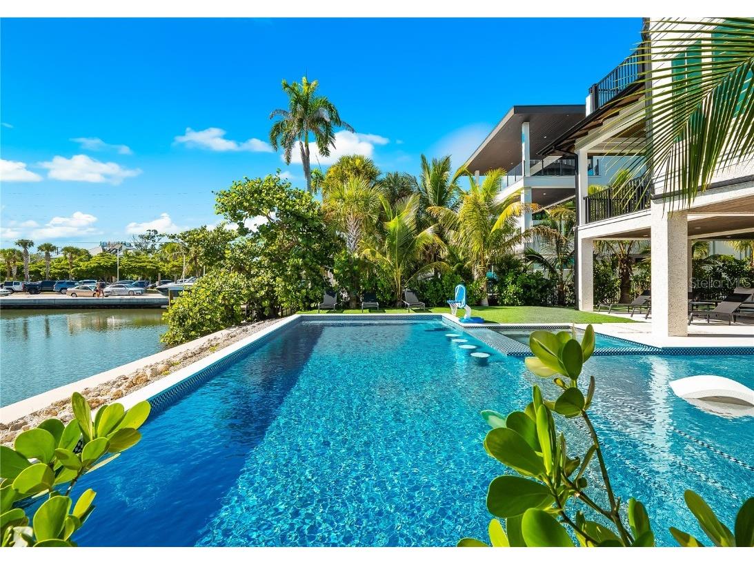 551 S Washington Drive Sarasota FL 34236 A4668634 image88