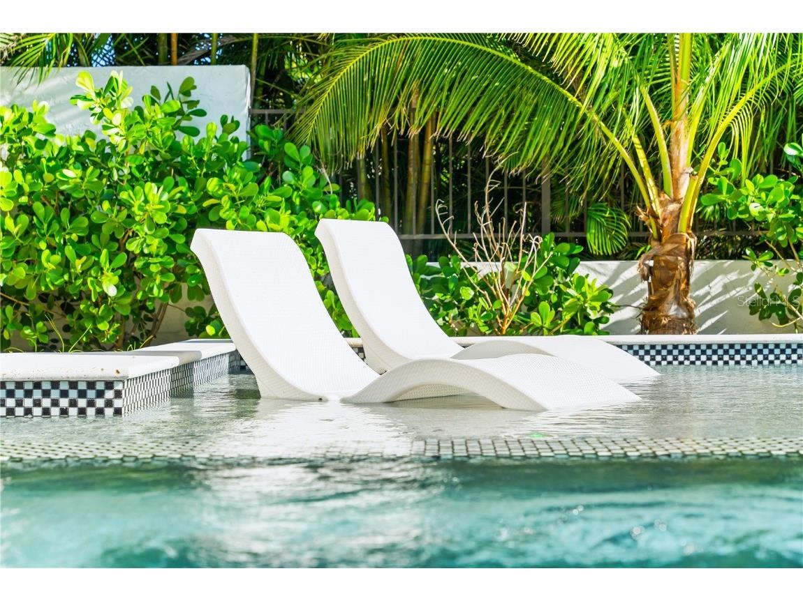 551 S Washington Drive Sarasota FL 34236 A4668634 image96