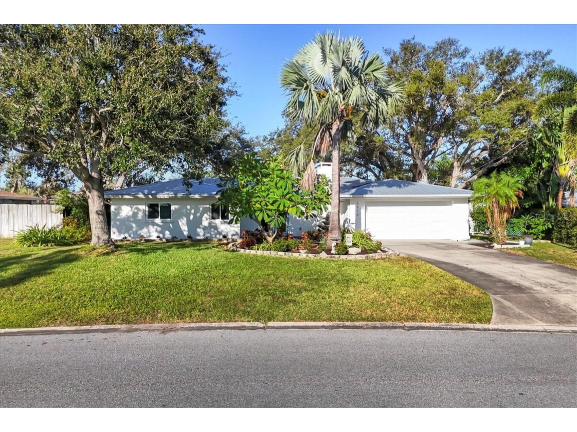 5510 America Drive Sarasota FL 34231 A4669230 image1