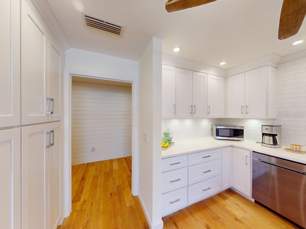 5510 Chanteclaire #46 Sarasota FL 34235 A4675888 image8