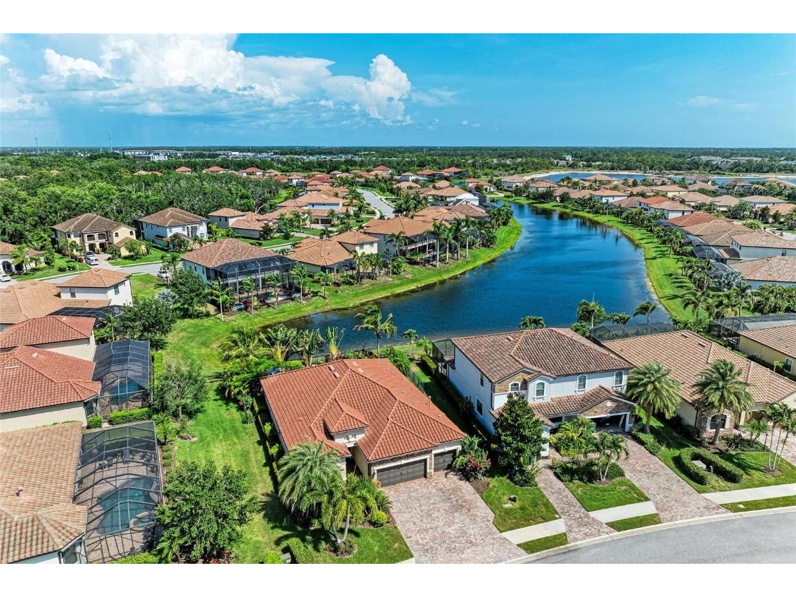 5511 Foxfire Run Lakewood Ranch FL 34211 A4654135 image1