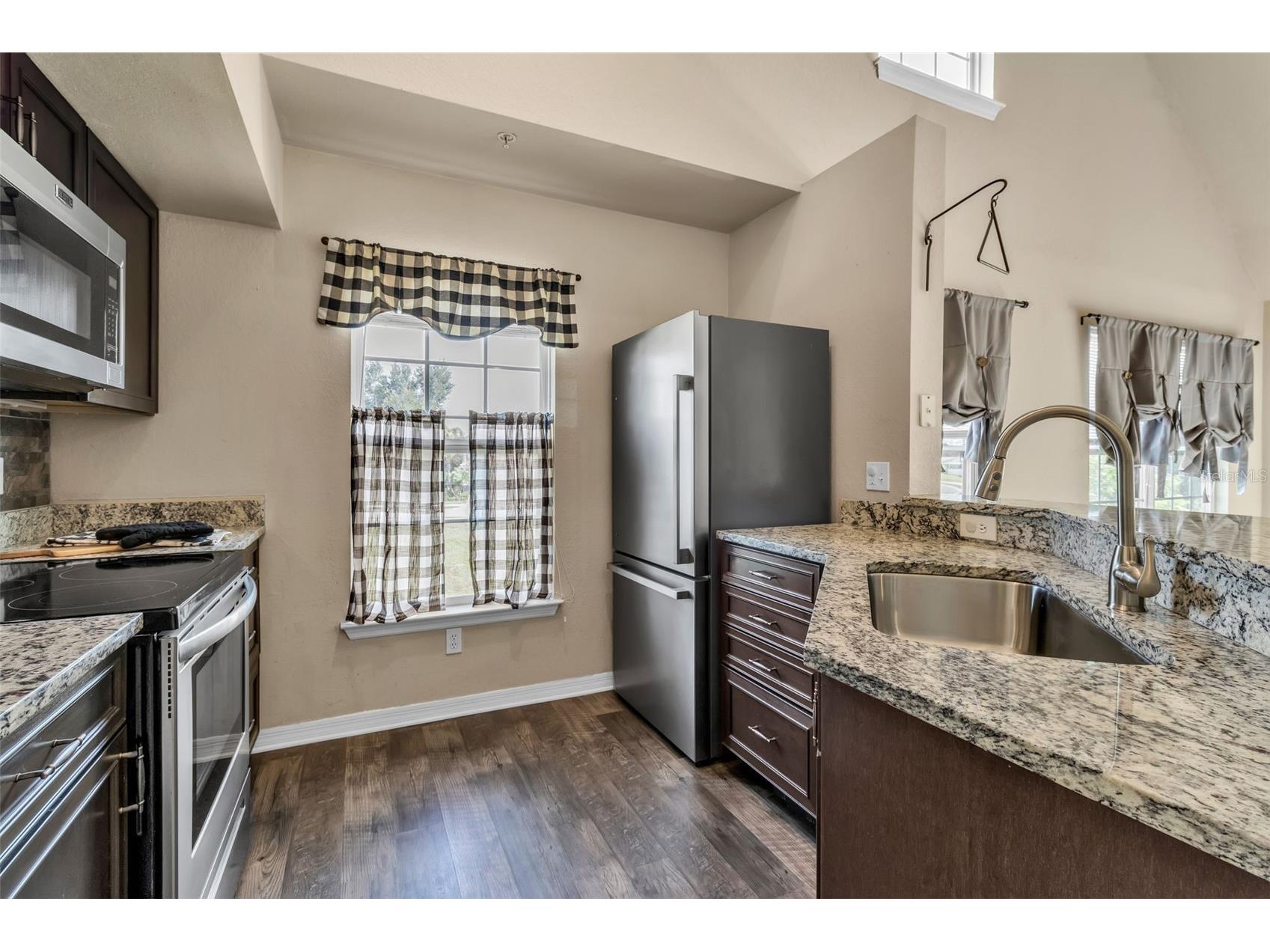 5511 Rosehill Road #203 Sarasota FL 34233 A4688309 image10