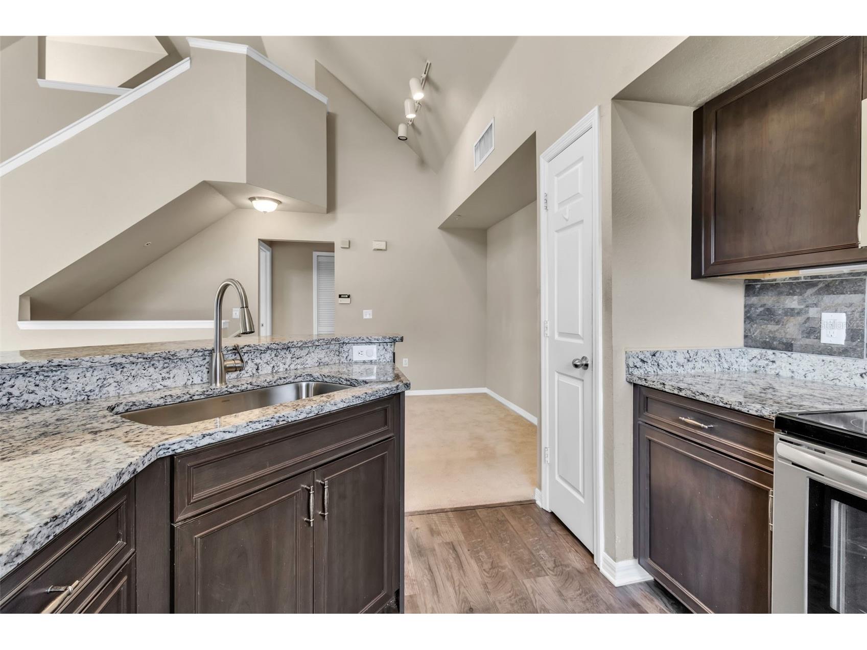 5511 Rosehill Road #203 Sarasota FL 34233 A4688309 image12