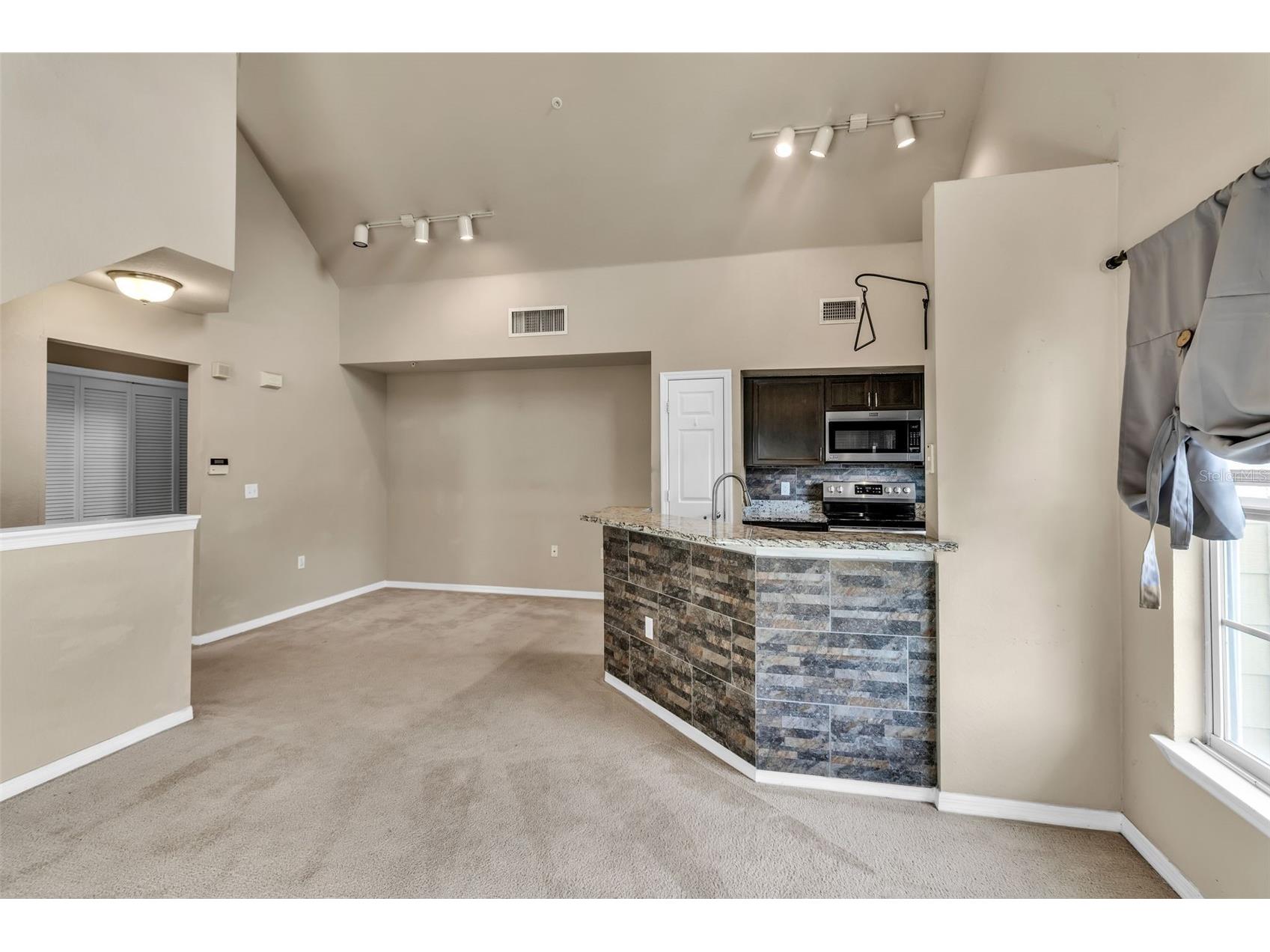 5511 Rosehill Road #203 Sarasota FL 34233 A4688309 image15