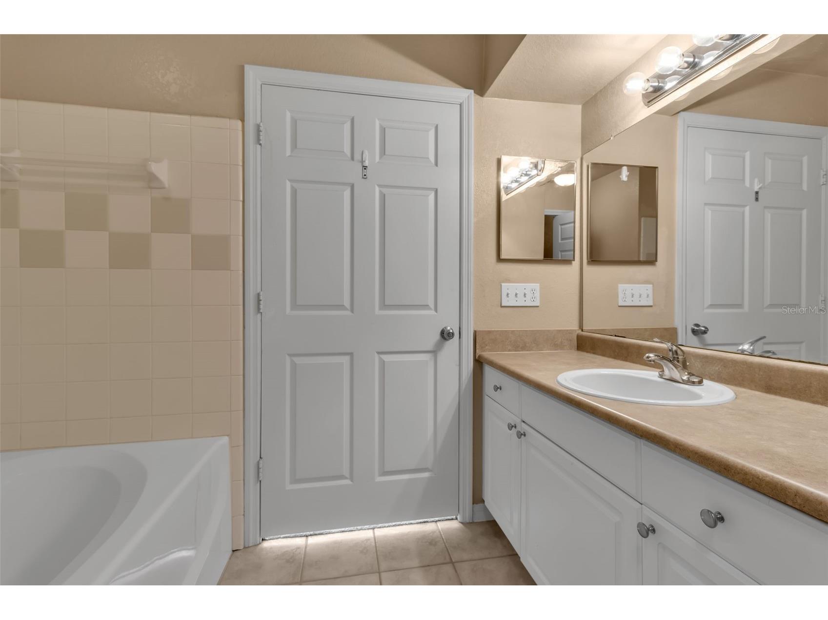 5511 Rosehill Road #203 Sarasota FL 34233 A4688309 image22