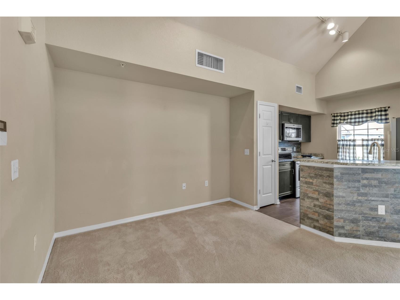 5511 Rosehill Road #203 Sarasota FL 34233 A4688309 image9