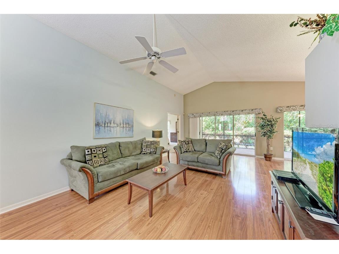 5513 83rd Terrace E Sarasota FL 34243 A4674442 image10