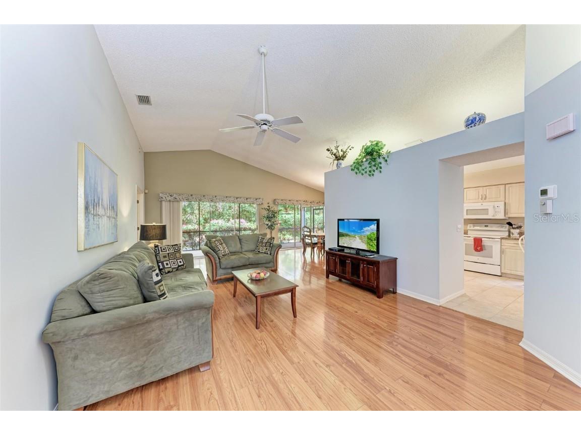 5513 83rd Terrace E Sarasota FL 34243 A4674442 image11