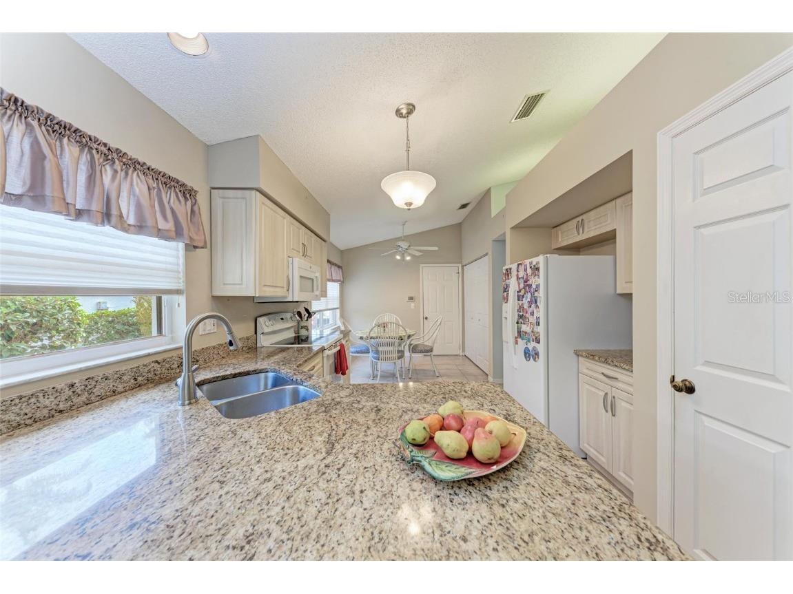 5513 83rd Terrace E Sarasota FL 34243 A4674442 image12