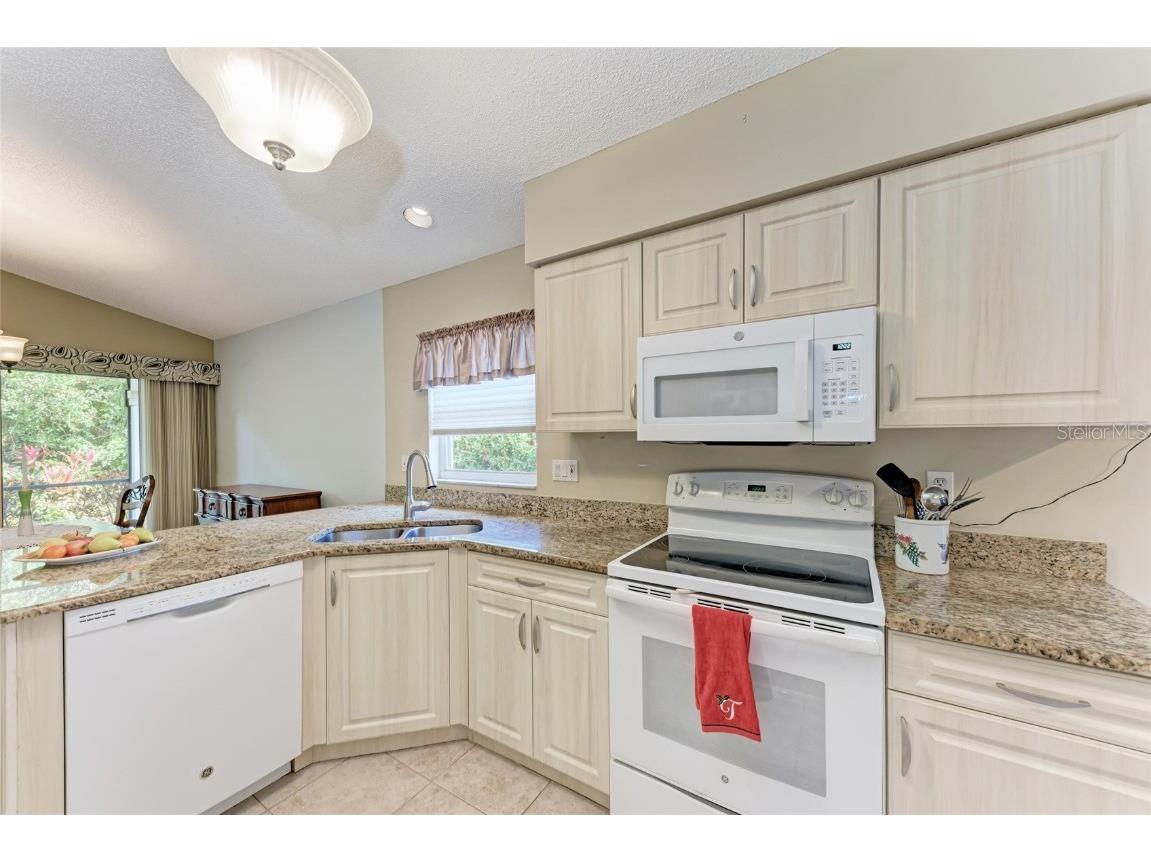 5513 83rd Terrace E Sarasota FL 34243 A4674442 image13