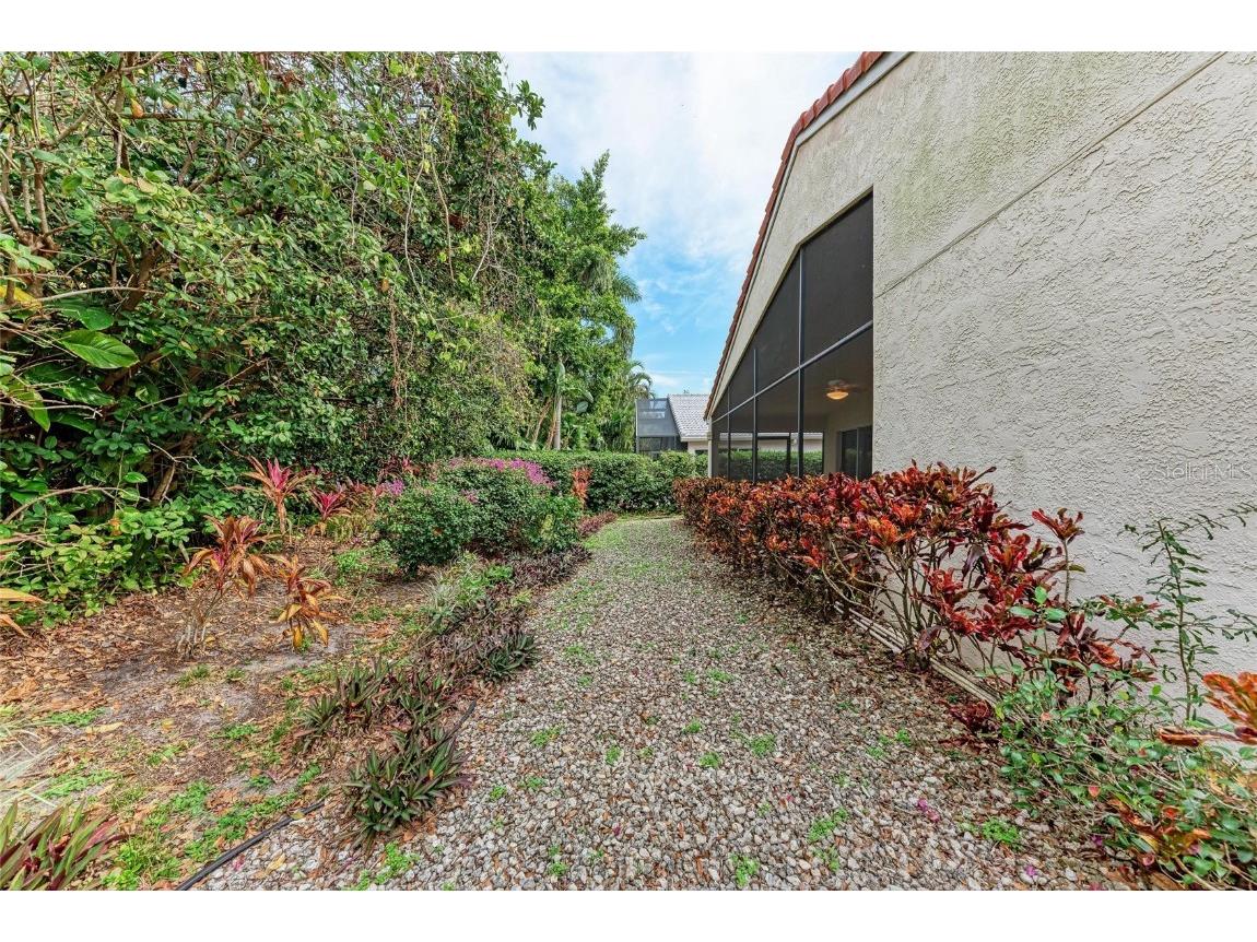 5513 83rd Terrace E Sarasota FL 34243 A4674442 image38