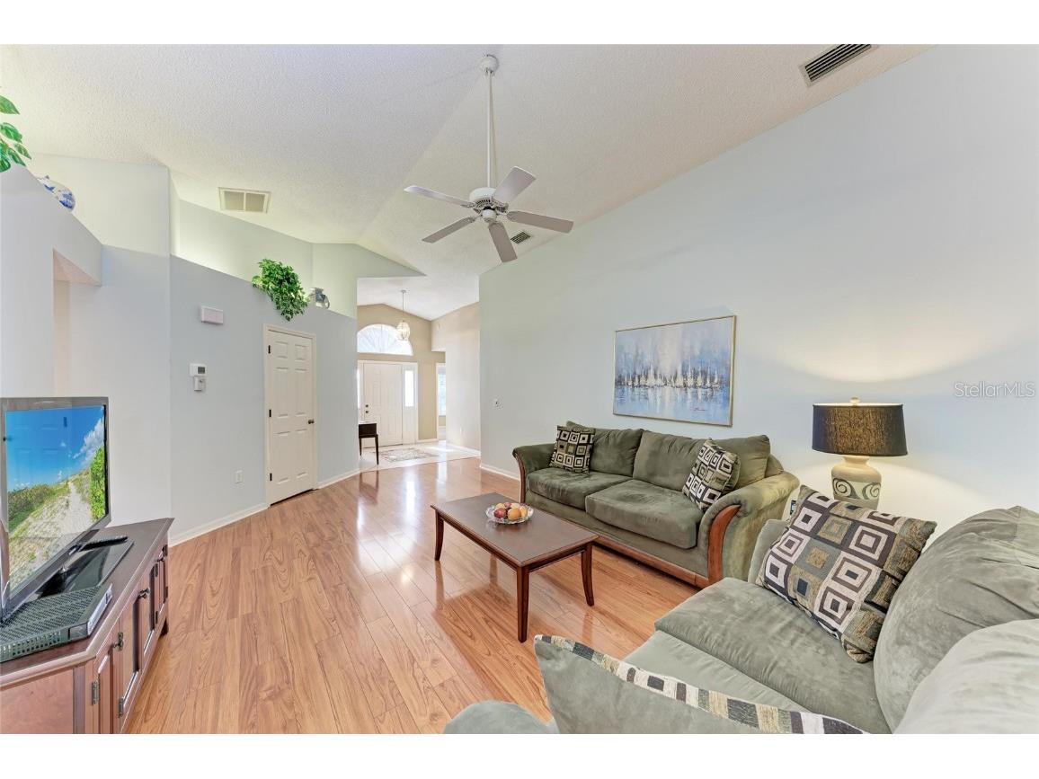 5513 83rd Terrace E Sarasota FL 34243 A4674442 image7