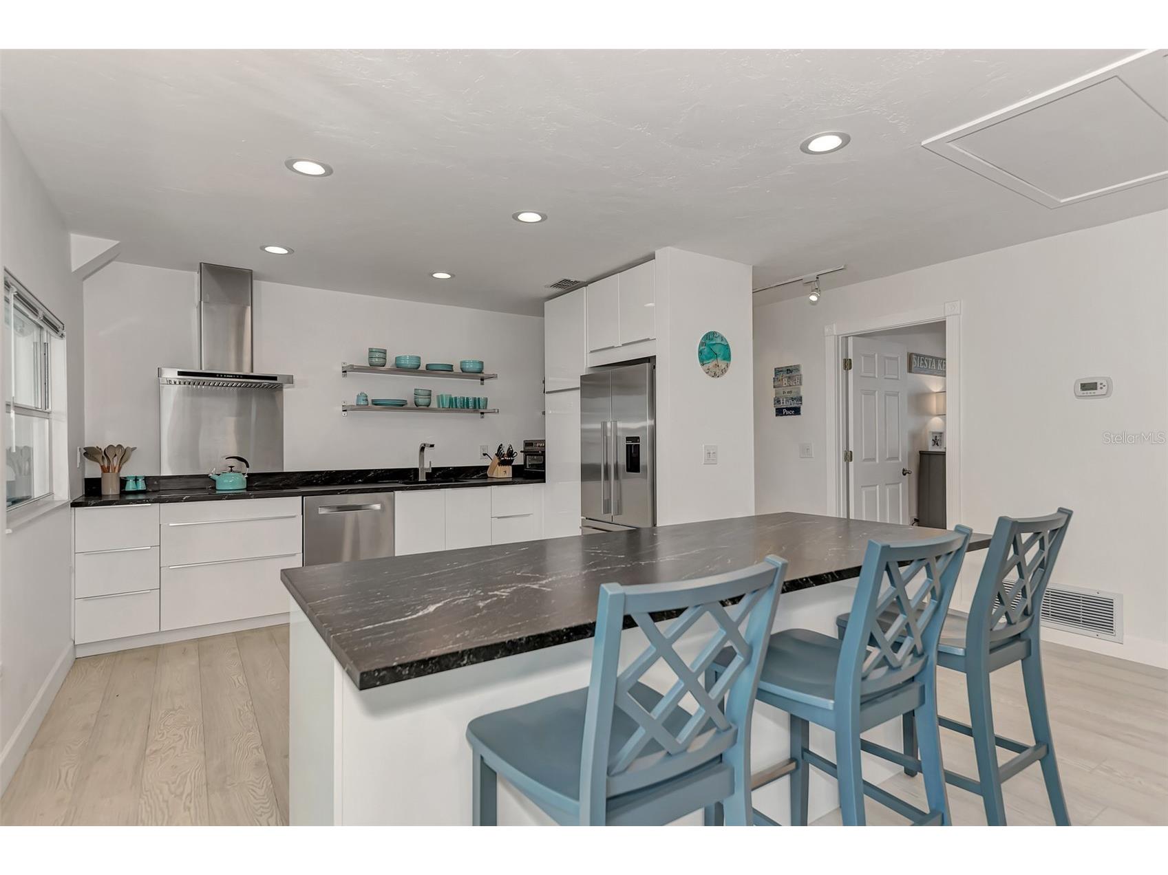 5516 Avenida Del Mare Sarasota FL 34242 A4587247 image18