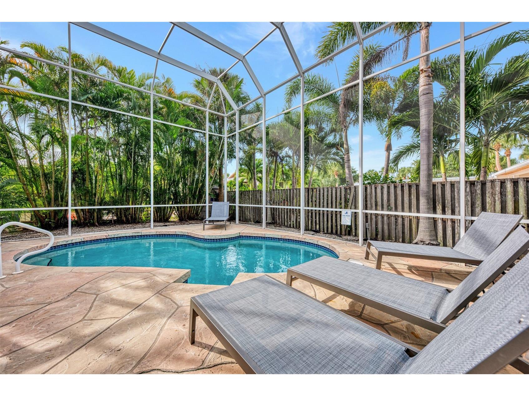 5516 Avenida Del Mare Sarasota FL 34242 A4587247 image43