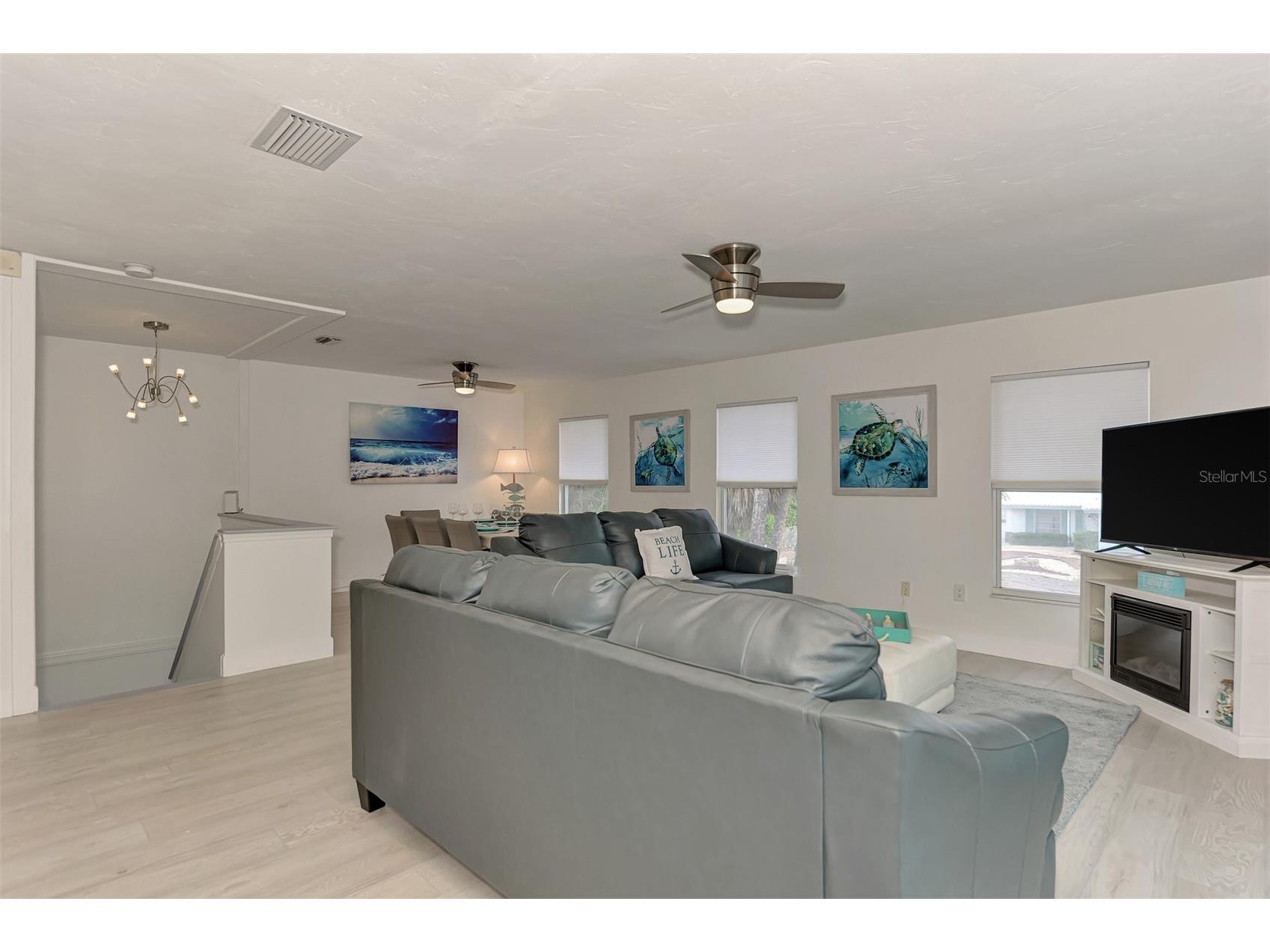 5516 Avenida Del Mare Sarasota FL 34242 A4587247 image8