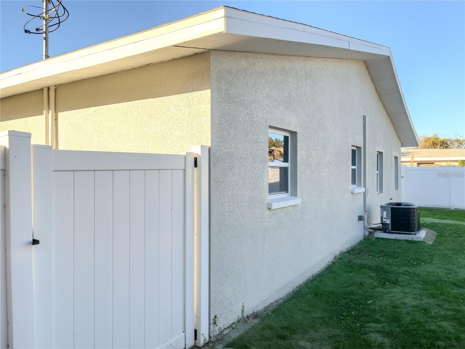 5516 Golden Drive Tampa FL 33634 TB8483102 image32