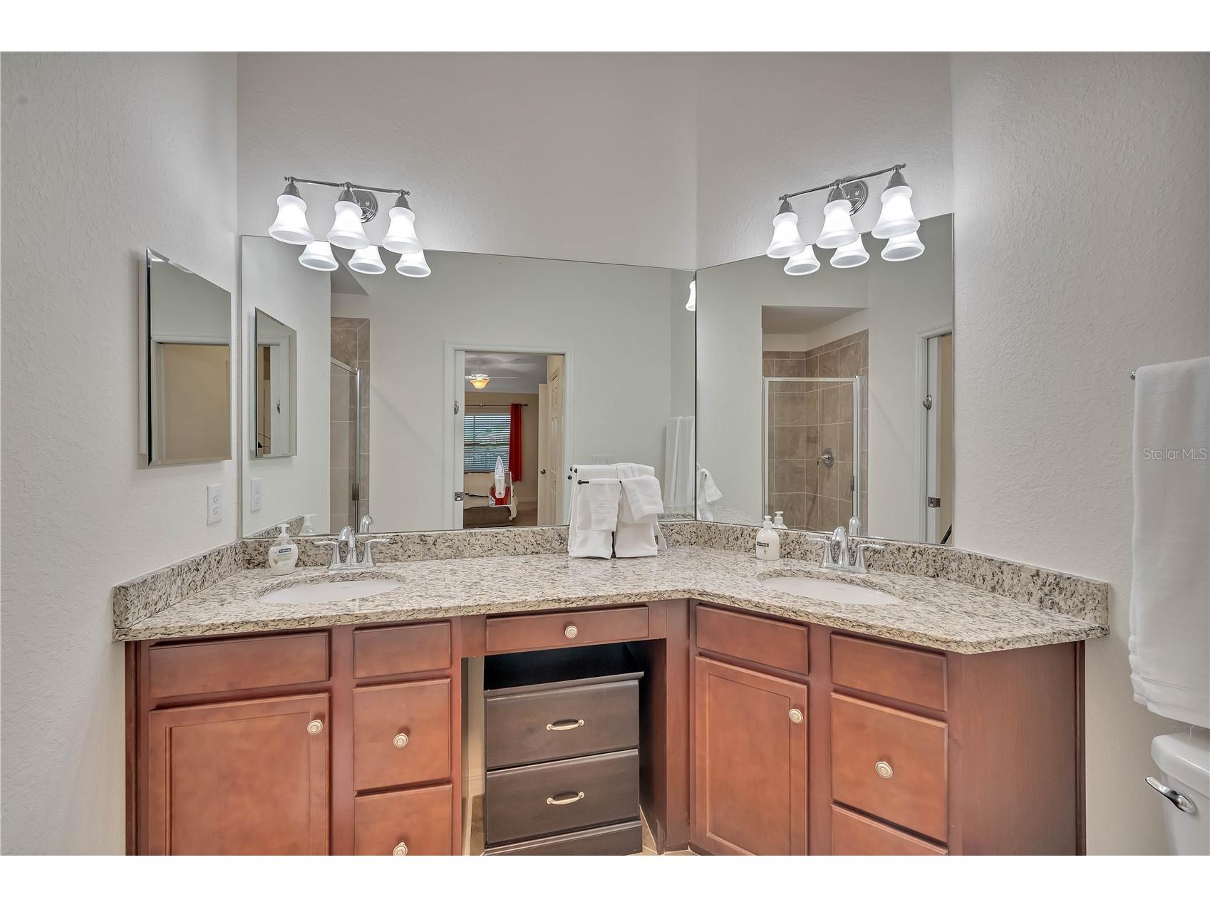 5517 Palmer Circle #203 Bradenton FL 34211 A4684339 image37