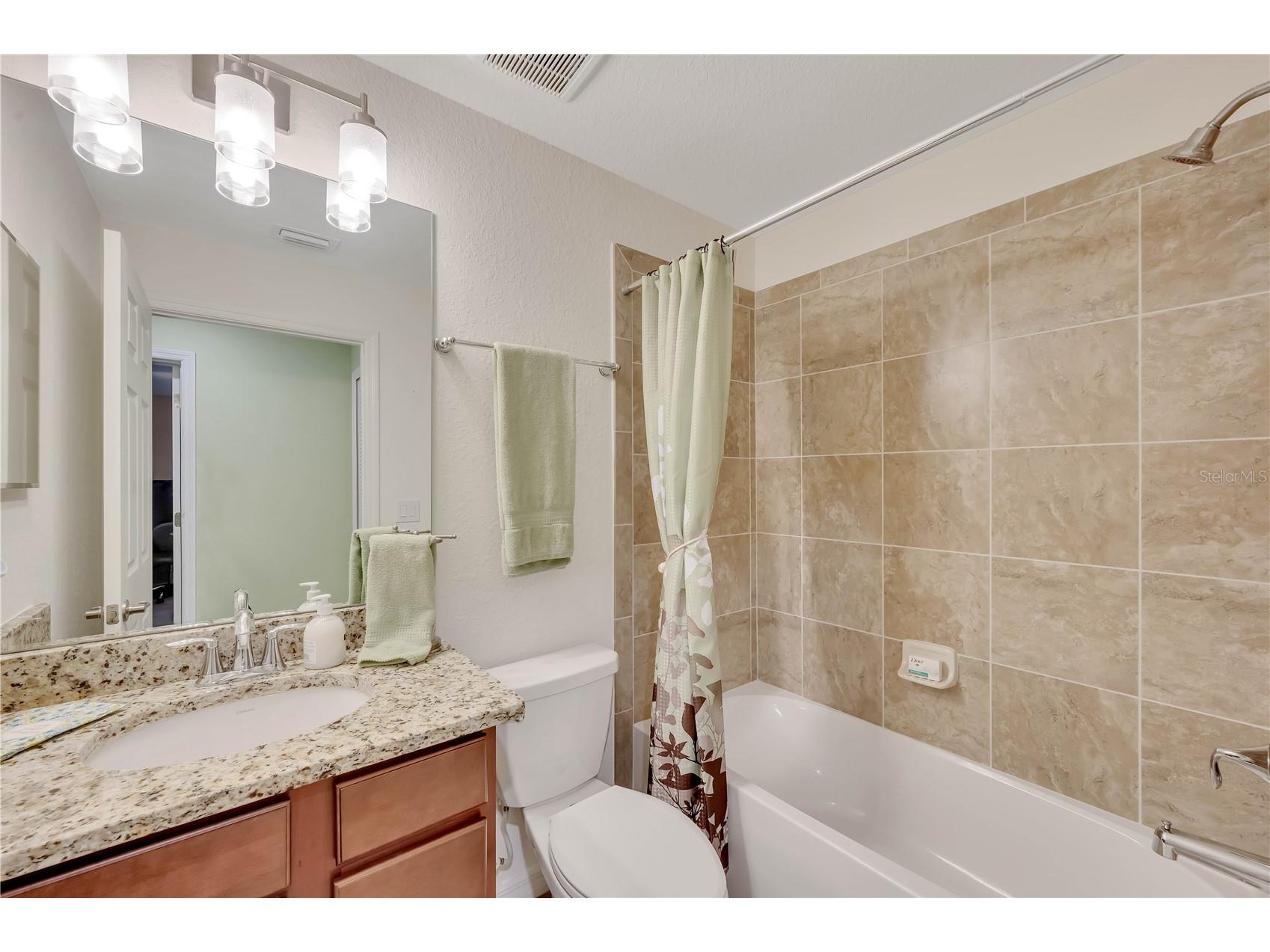 5517 Palmer Circle #203 Bradenton FL 34211 A4684339 image40