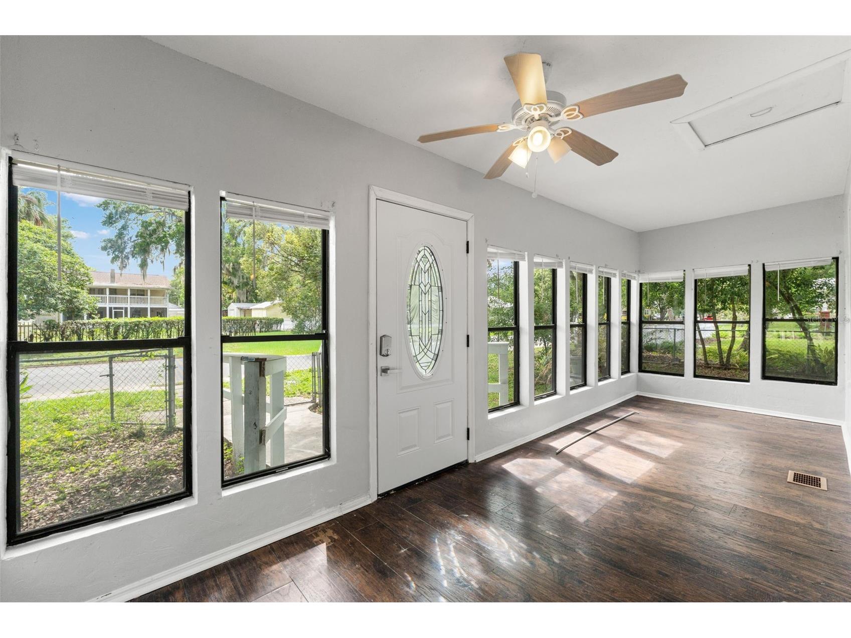 5518 11th Street Zephyrhills FL 33542 W7886214 image19