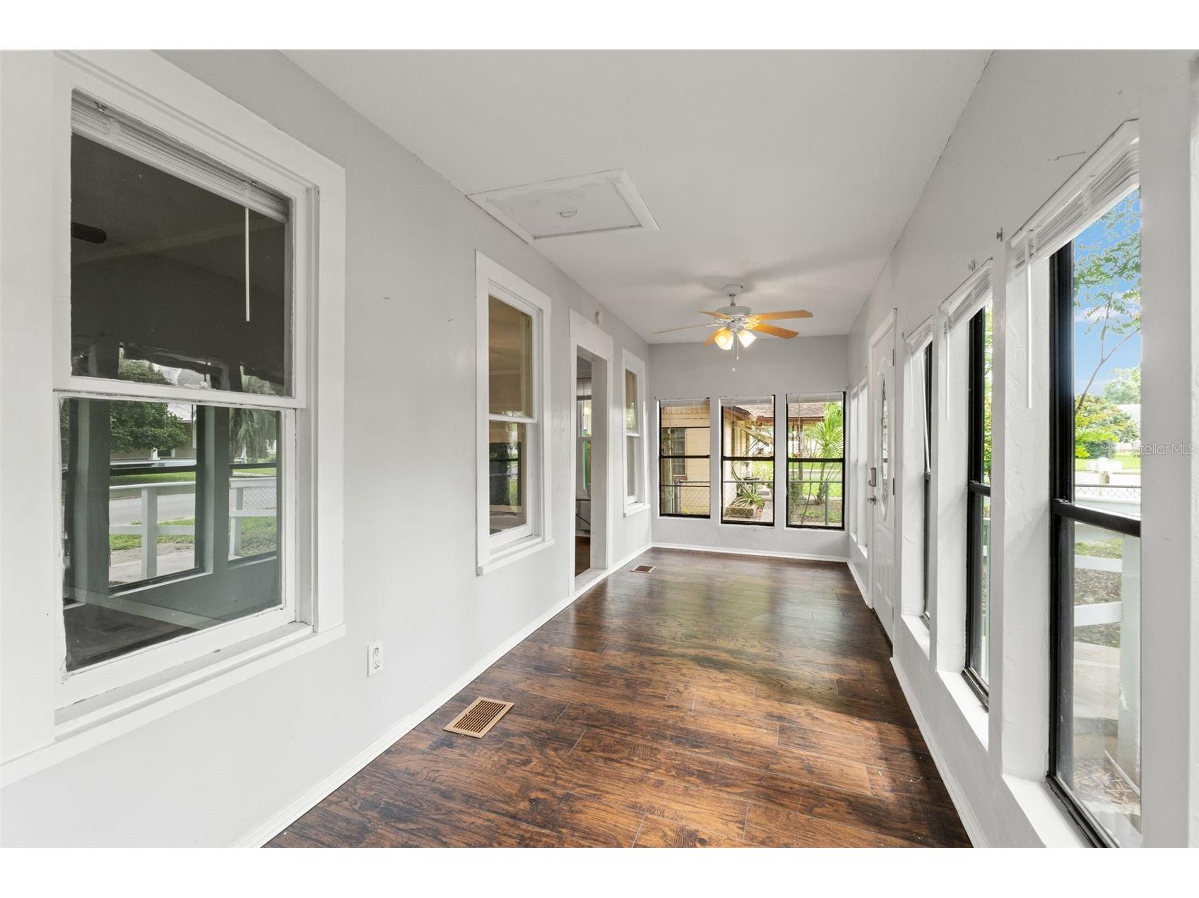 5518 11th Street Zephyrhills FL 33542 W7886214 image25
