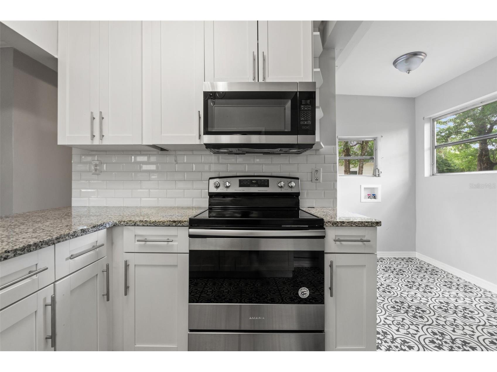 5518 11th Street Zephyrhills FL 33542 W7886214 image9