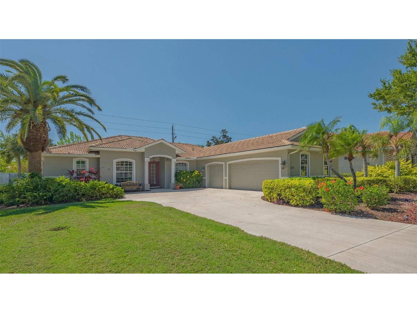 5518 Eastwind Drive Sarasota FL 34233 A4645380 image1