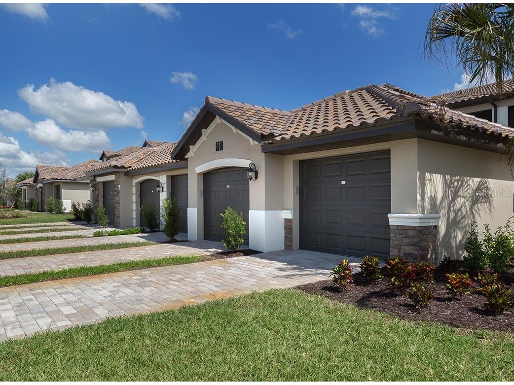 5518 Palmer Circle #102 Bradenton FL 34211 A4597843 image1