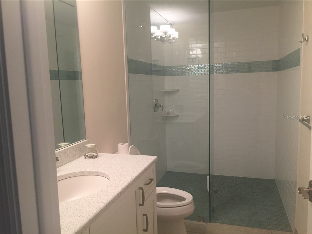 5519 Azure Way Sarasota FL 34242 A3984202 image11