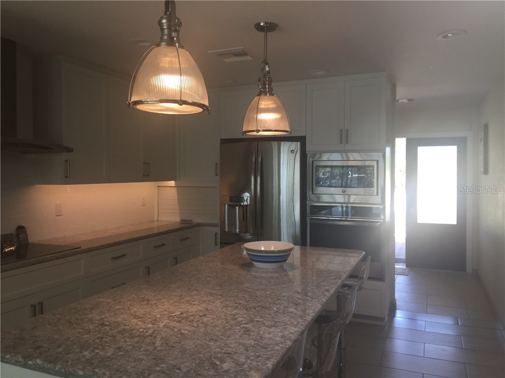 5519 Azure Way Sarasota FL 34242 A3984202 image4