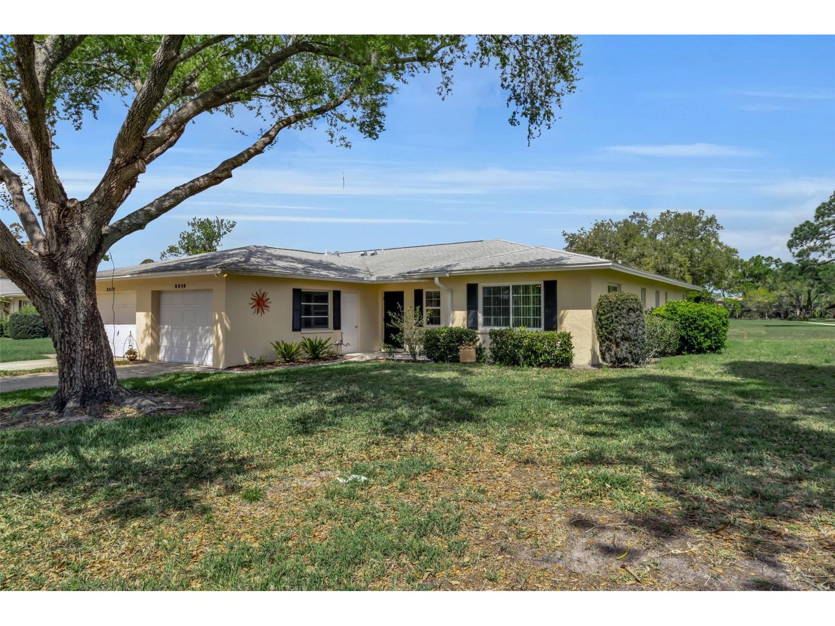 5519 Palm Aire Drive Sarasota FL 34243 A4686305 image1