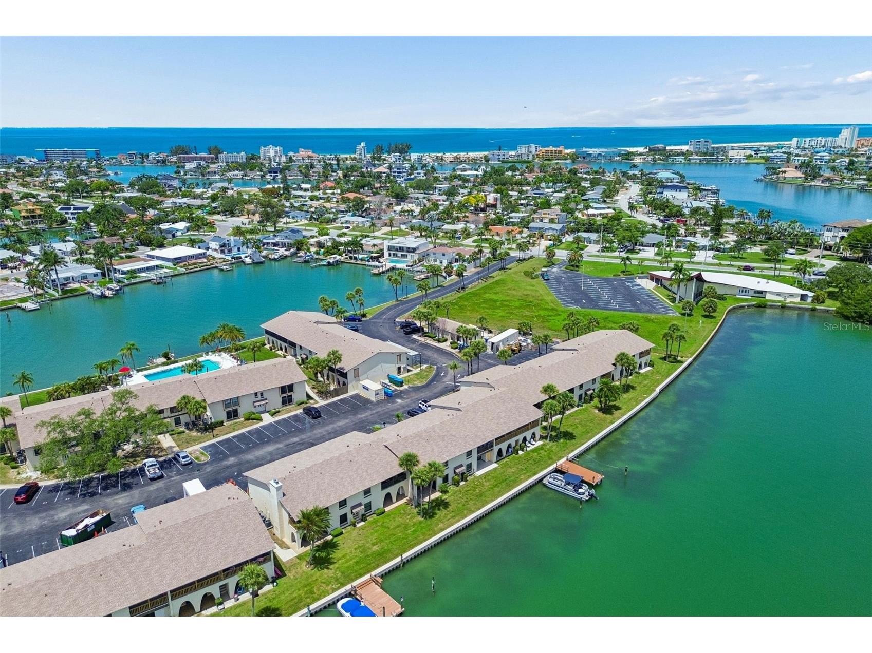 552 Plaza Seville Court #97 Treasure Island FL 33706 TB8517350 image1