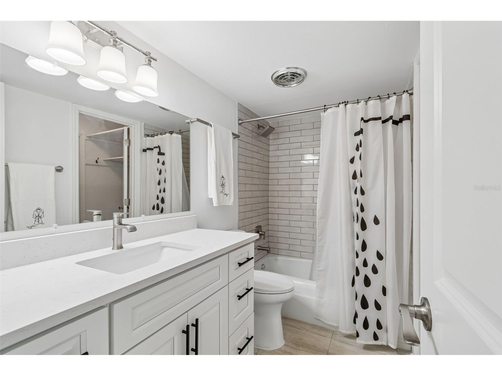 552 Plaza Seville Court #97 Treasure Island FL 33706 TB8517350 image20