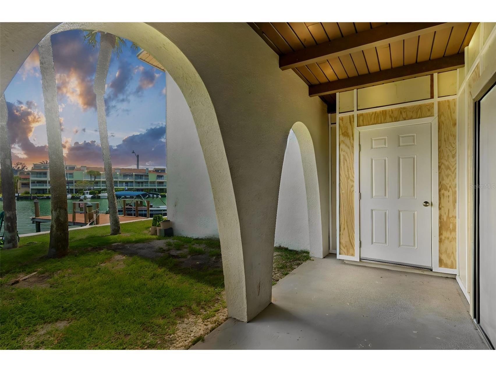 552 Plaza Seville Court #97 Treasure Island FL 33706 TB8517350 image25
