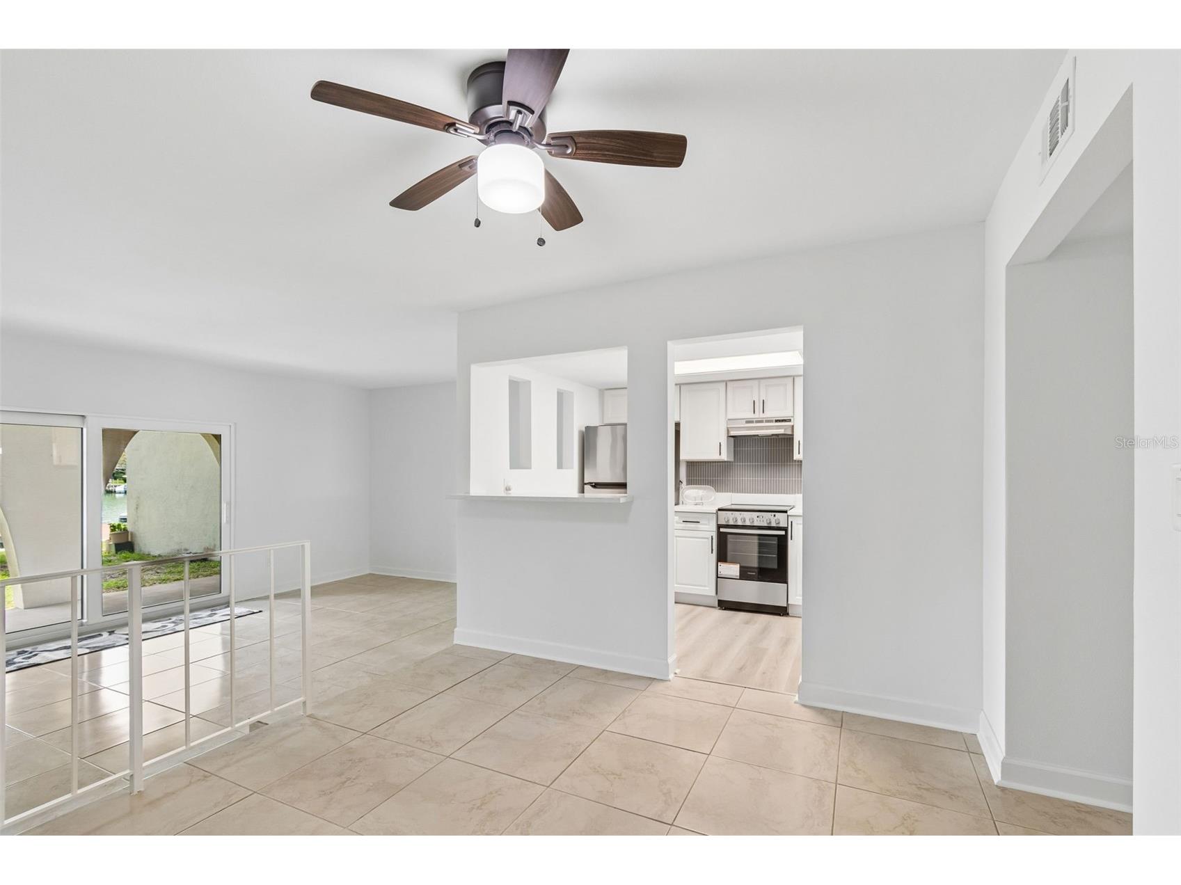 552 Plaza Seville Court #97 Treasure Island FL 33706 TB8517350 image5