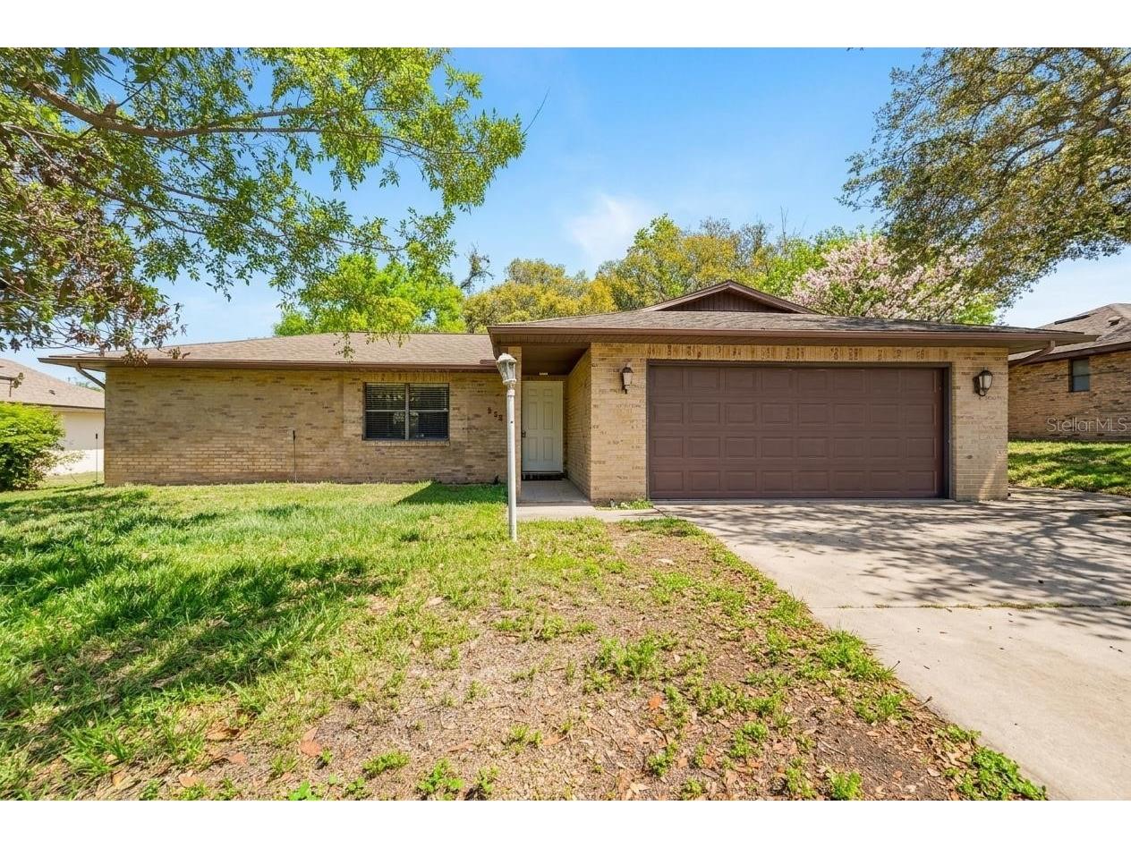 552 S Annapolis Drive Deltona FL 32725 V4948988 image1