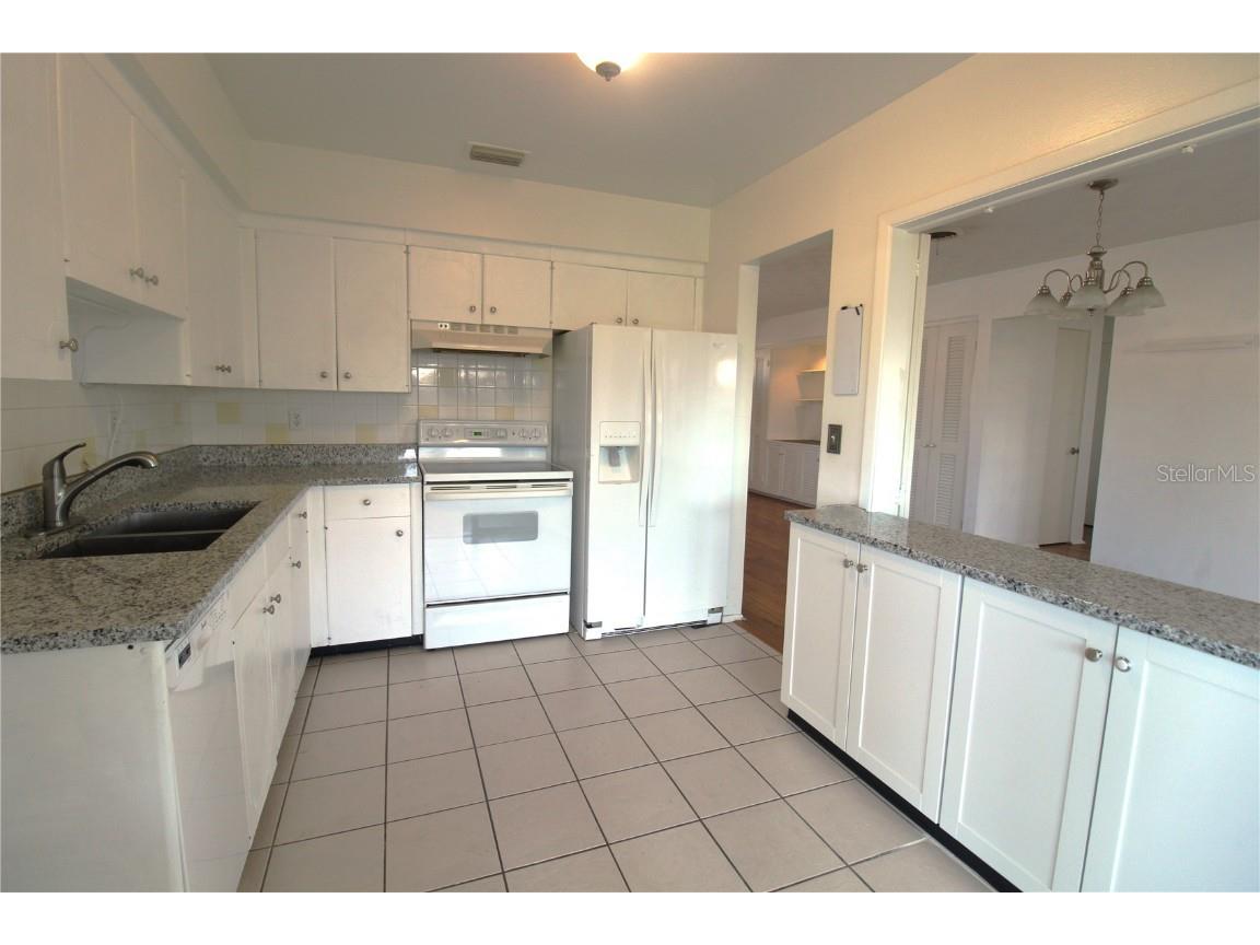 552 Sheridan Drive Venice FL 34293 A4668787 image2